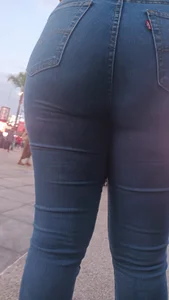 Bubble butt cowgirl in jeans (OC)