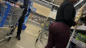 Milf big booty in red leggings (NOT OC)