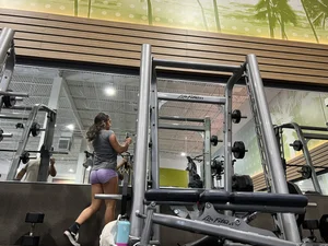 Thick teen spandex bubble w/ fat mound at gym *bending over*