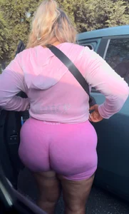 Wide gym ass Latina jiggle (BBW)