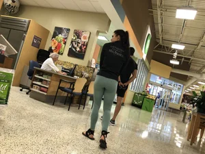 Girl with Hot Ass and Legs in Yoga Pants - Mall Creepshot