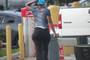 Candid girls in leggings, yoga pants, lulus and lycra