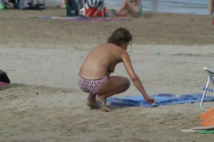 Sexy mature girls on Vilanova topless beach