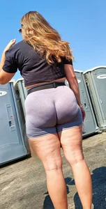 Big booty Latina milf in gray shorts