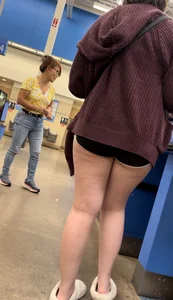 Pawg with Thick Legs