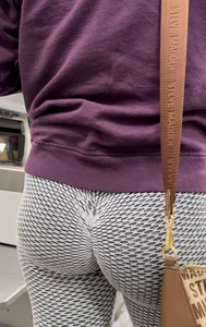 Hot Latina shopper