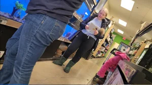 Phat Candid Girl Store Creepshot
