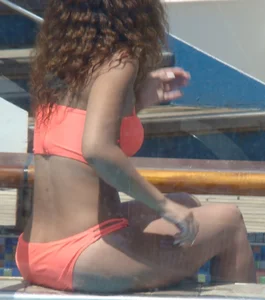 Bikini girls