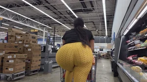 BBL Afro Latina MILF Bending Over