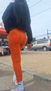 Slim latina perfect body in orange leggings [oc]