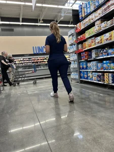 Juicy MILF Ass in Scrubs OC
