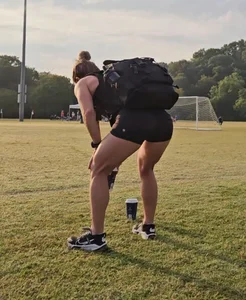 Super athletic milf in tiny Lulus bending over