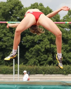 Candid track girls and runners