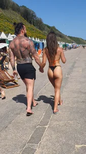 Beautiful tanned ass - busted