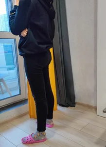 Candid chick wearing tight black jeans home closeups