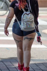 A bunch of chicks in shorts