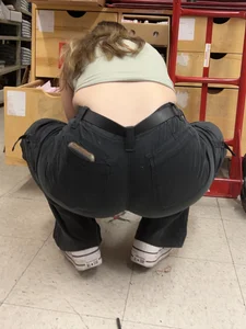 Blondish brunette squatting and working (oc)