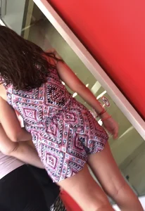 Candid girl in shorts, nice legs closeup crepshot
