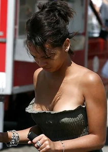 Candid tits and pokies