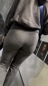 College Vpl Latina In Dark Grey Leggings Going Up The Stairs
