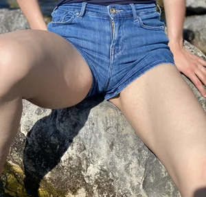 Girl in Jean Shorts Creepshots Gallery