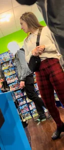 Sexy Milf in Xmas Checkered Leggings (oc)