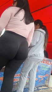 chubby butt in black leggings,[OC] part 3.
