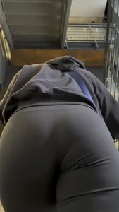 College Vpl Latina In Dark Grey Leggings Going Up The Stairs