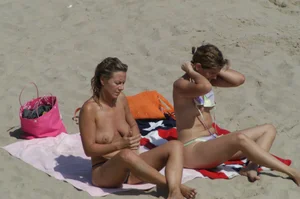Sexy mature girls on Vilanova topless beach