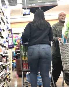 Latina jeans at grocery store