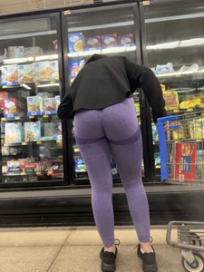Purple leggings