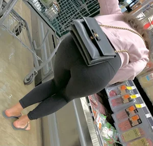 Skinny azn milf booty in black leggings
