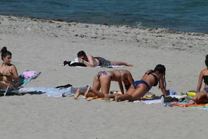 Florida beach and bikini girls