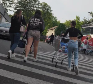 Thick brunette in short leggings and company