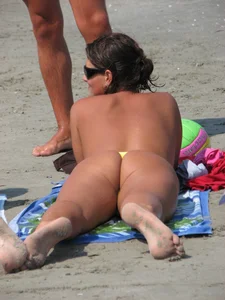Candid beach and bikini babes