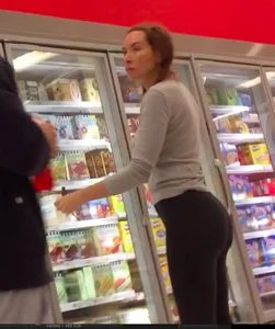 Candid girls in leggings and tights