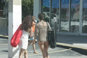 Even more hot and sexy bikini babes in Florida