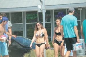 Sexy Florida girls in bikinis