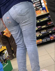 Ripped jean white bitch  One of my best catures this morning