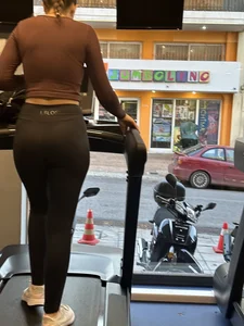 Blonde HourglASS treadmilling