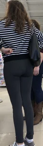 Skinny legs in Pewter leggings