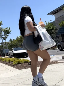 Curvy Latina  Gray shorts (Faceshot , Cameltoe)
