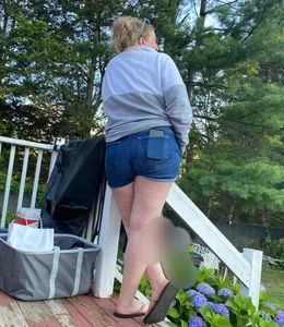 Pawg friend in jean shorts