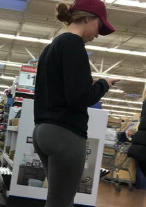 Walmart teen shopping with mom in grey leggings showing her nice tight ass