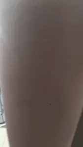 Latina jiggle big butt in brown leggings