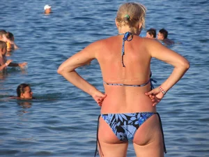 Candid beach and bikini babes