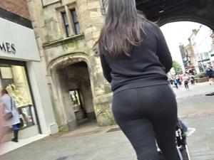 Juciy ass in adidas leggings