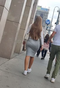 Juicy street booty