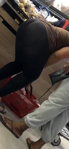 Best cap yet super ebony booty in leggings