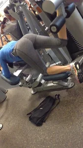 Gym Candid - Girl with Big Booty Working Out in Yoga Pants
